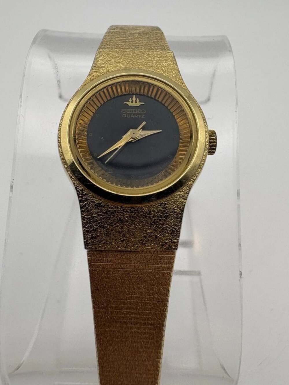 Seiko Vintage Quartz Women's Watch 8Y21-0010 Gold Tone Black Dial Integrated